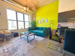 McCormick Place modern 2br-2ba loft in Downtown Chicago Michigan avenue for up to 8 guests with Optional Parking